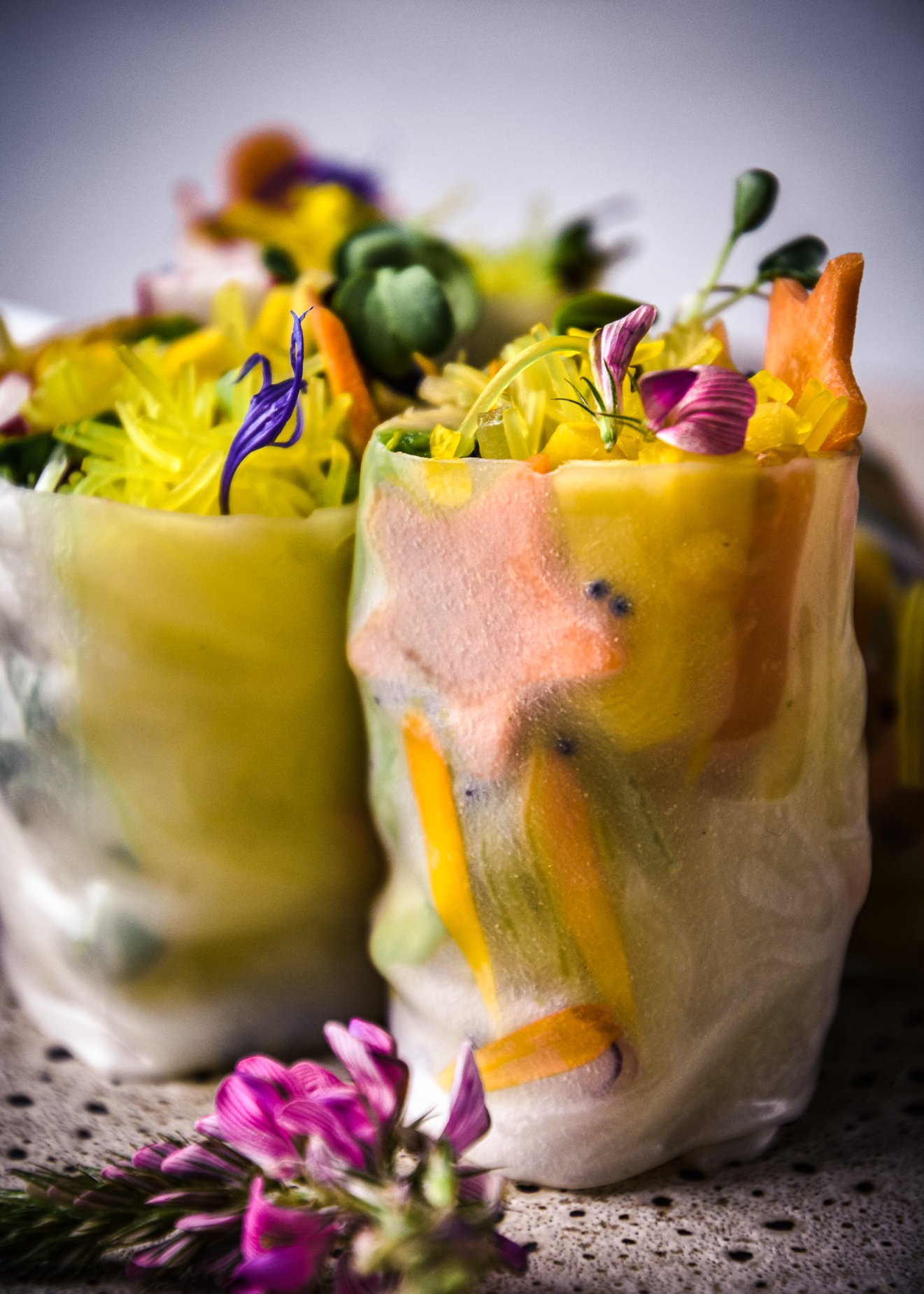 You are currently viewing Colorful Summerrolls with Calendula & Curcuma