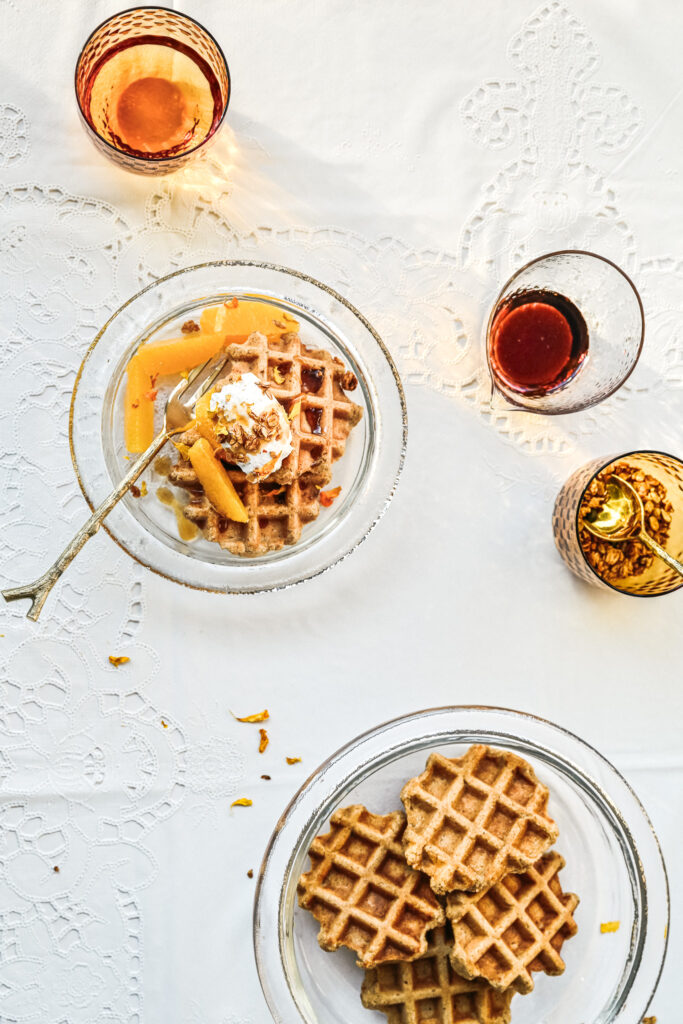 Ribelmais waffles on table